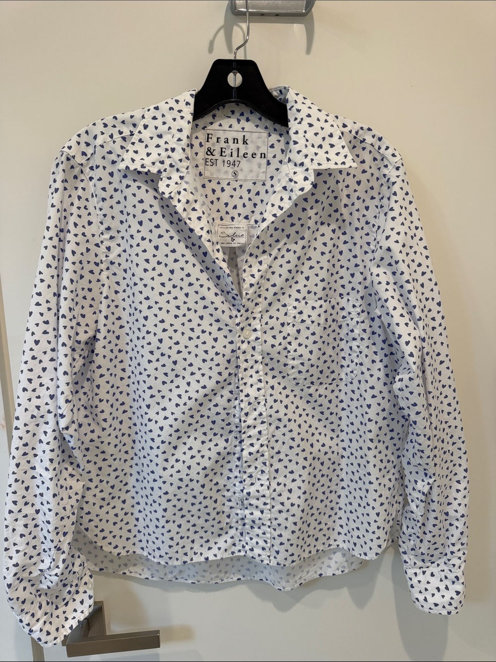 Frank & Eileen White Button-Down Shirt with Navy Heart Print